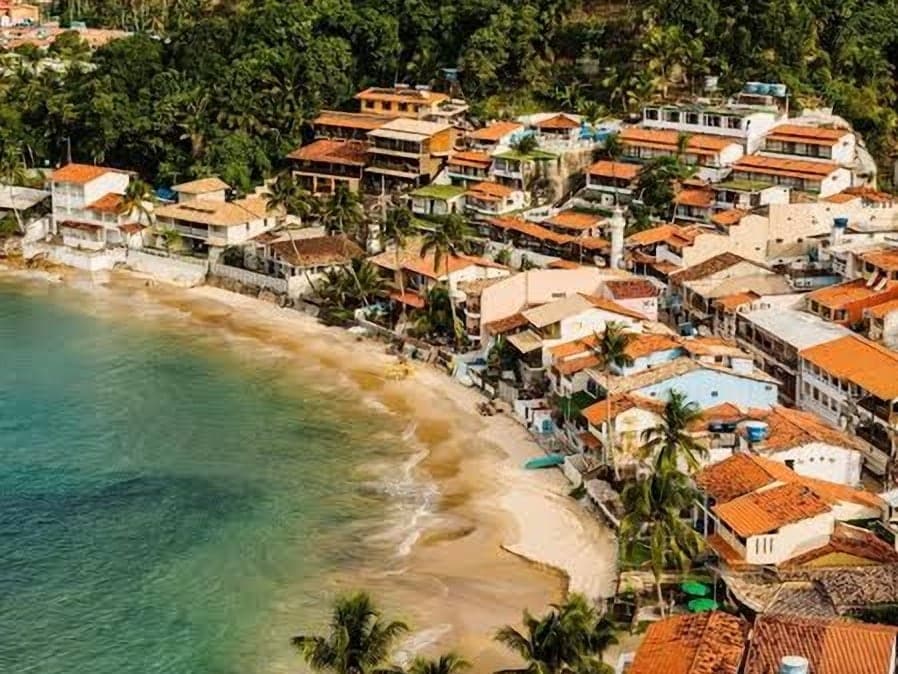 Pueblo y playa de Morro de São Paulo vistos desde arriba